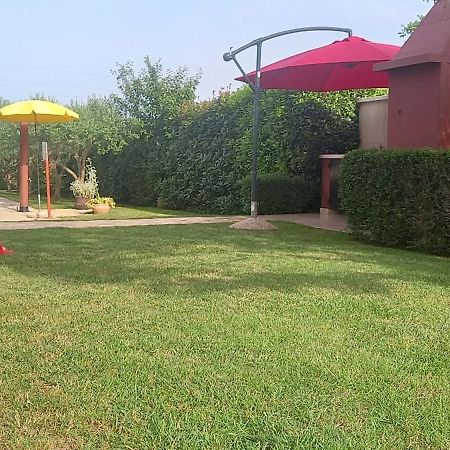 Mala Kuca Sa Velikim Grijanim Bazenom Antonio Villa Šišan Exterior foto
