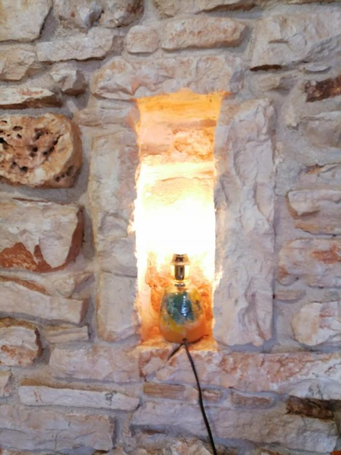 Mala Kuca Sa Velikim Grijanim Bazenom Antonio Villa Šišan Exterior foto